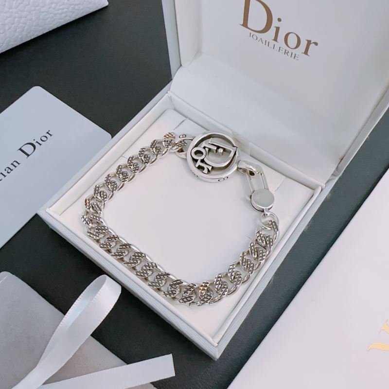 chr1st1an D10r bracelets